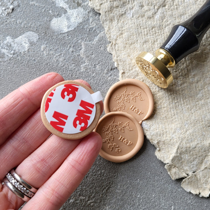 'Ivy' Monogram Wax Seals - Atelier - Cera  'Ivy' Monogram Wax Seals Atelier - Cera  'Ivy' Monogram Wax Seals