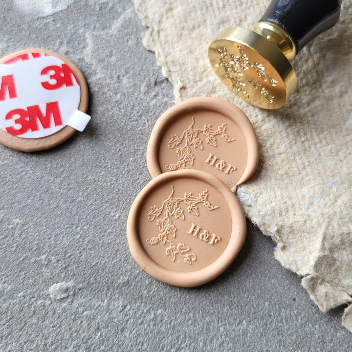 'Ivy' Monogram Wax Seals - Atelier - Cera  'Ivy' Monogram Wax Seals Atelier - Cera  'Ivy' Monogram Wax Seals