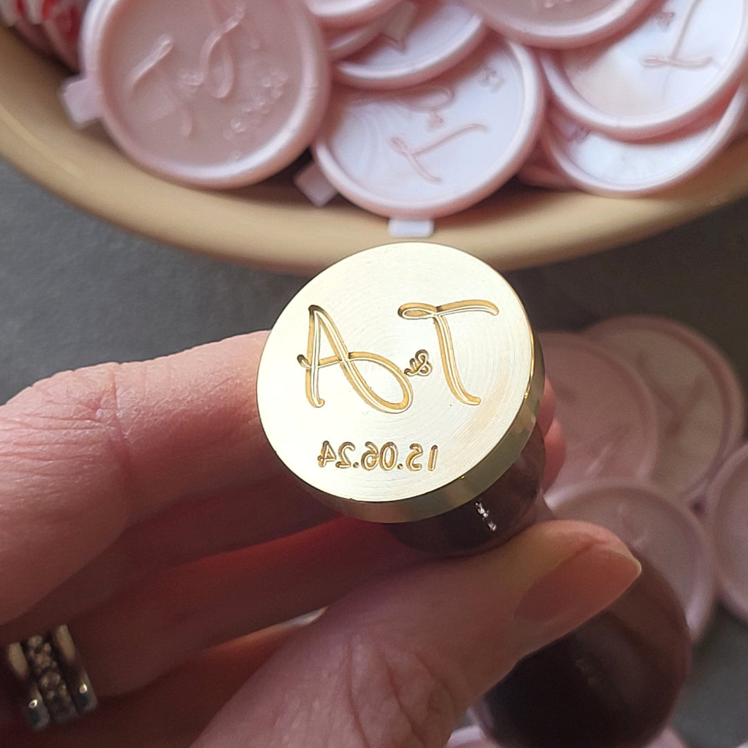 'Olivia’ Monogram STAMP with Date - Atelier - Cera  Custom Monogram Stamp | Custom Wax Stamp | Personalised Wax Stamp  Atelier - Cera  'Olivia’ Monogram STAMP with Date