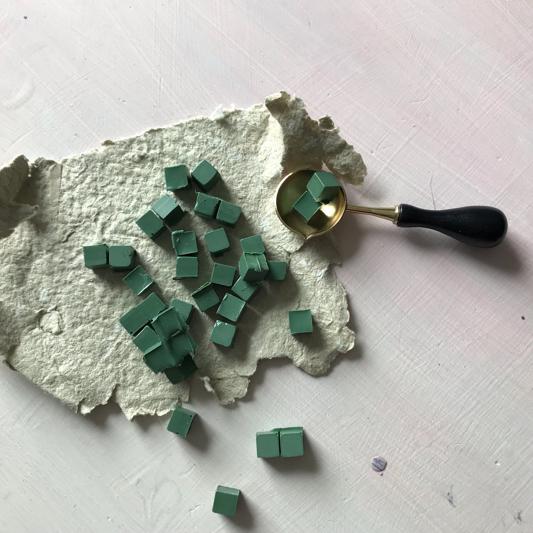 Sealing Wax Beads Heritage Green - Atelier - Cera  Sealing Wax Beads Heritage Green Atelier - Cera  Sealing Wax Beads Heritage Green