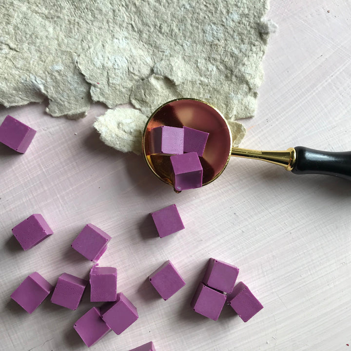 Sealing Wax Beads Magenta - Atelier - Cera  Sealing Wax Beads Magenta Atelier - Cera  Sealing Wax Beads Magenta